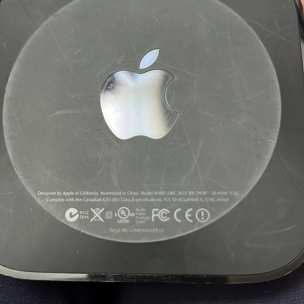 Apple TV🍎 Model A1469 With Controller and Cords